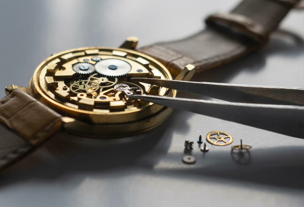 Manutenzione orologio meccanico