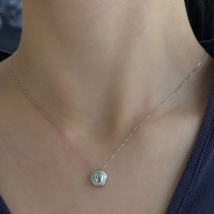 Collana Fiore Oro Bianco 18 kt e Diamante