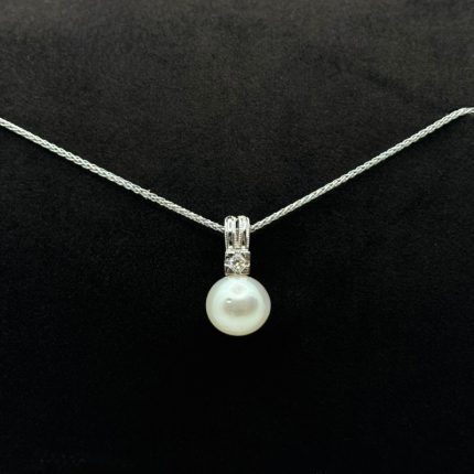 Collana Yukiko Oro Bianco 18 kt Diamante e Perla Australia Barocca