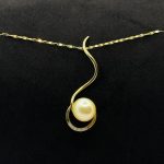 Collana Comete Oro Giallo 18 kt Diamanti e Perla