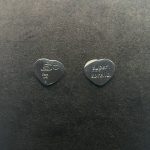 Orecchini Yes I Am Cuore con Frase Acciaio