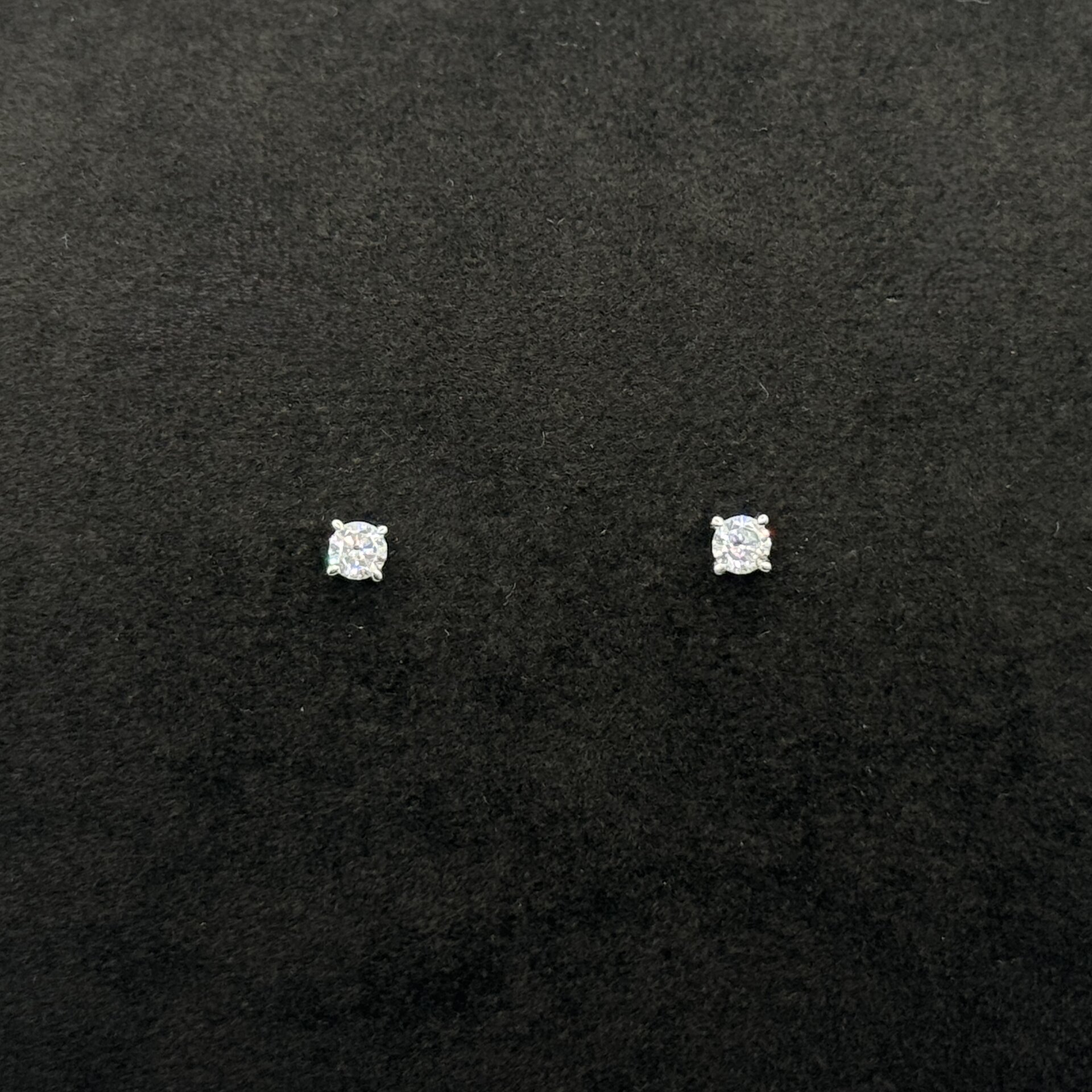 IMG_3177 (1) Orecchini Stroili Punto Luce Oro Bianco 9 kt Swarovski